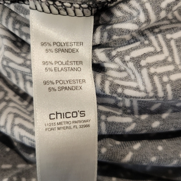 Chico's size 2 us size L black abstract black/white print top - Picture 5 of 6